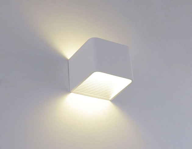 Настенный светодиодный светильник Crystal Lux CLT 010W100 WH изображение 3 Настенный светодиодный светильник Crystal Lux CLT 010W100 WH Фото № 3